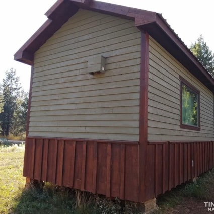 Beautiful, Open Tiny House with Full Bathroom, Kitchen, and Modern Conveniences - Image 2 Thumbnail