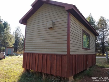 Beautiful, Open Tiny House with Full Bathroom, Kitchen, and Modern Conveniences - Image 2 Thumbnail