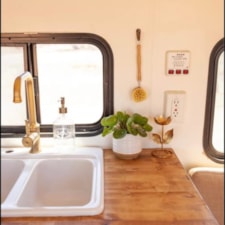 Beautiful renovated Jayco RV - Image 3 Thumbnail