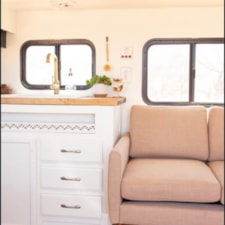 Beautiful renovated Jayco RV - Image 4 Thumbnail