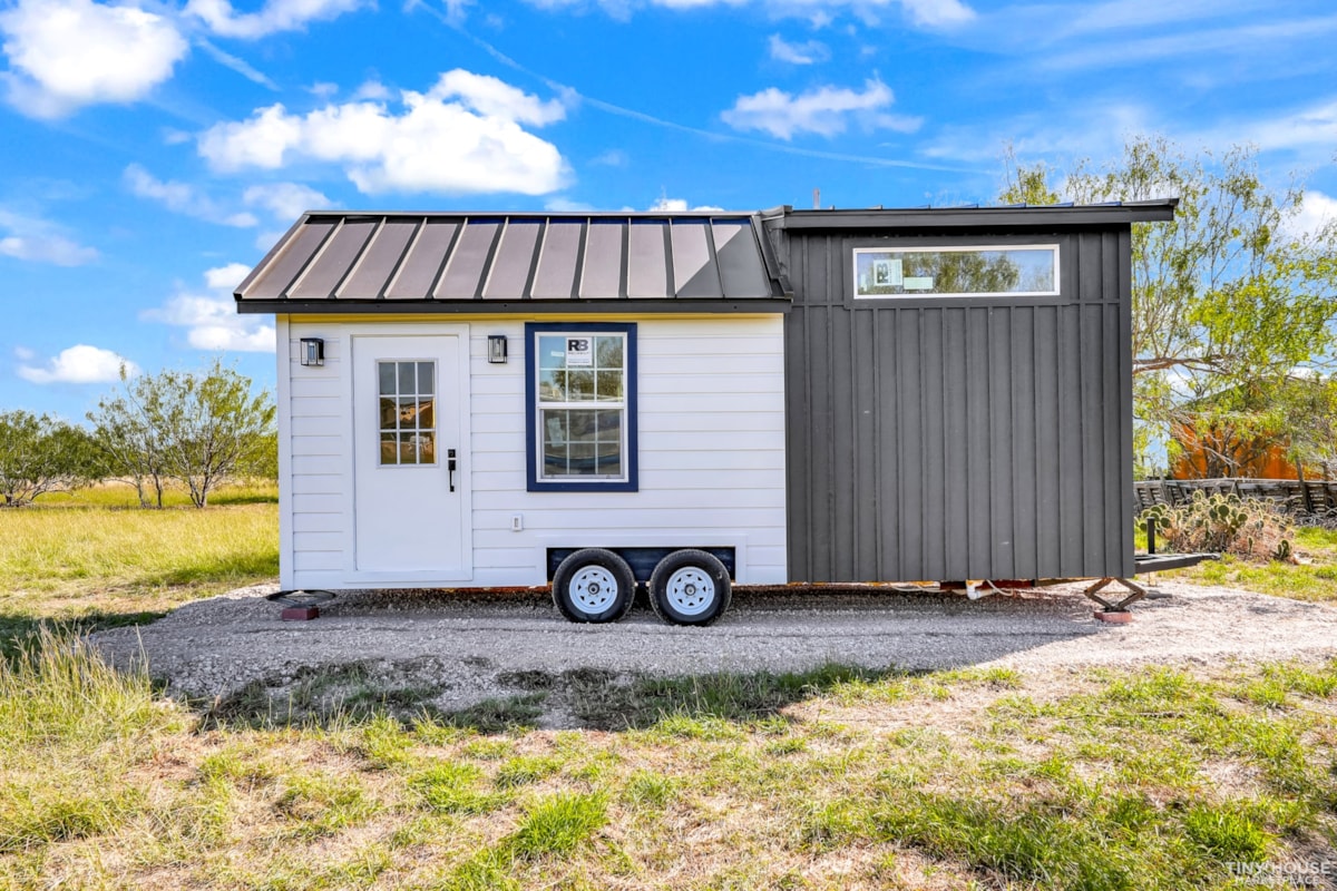 Beautiful Tiny House 8’x24’ Newly Built Very Spacious - Image 1 Thumbnail