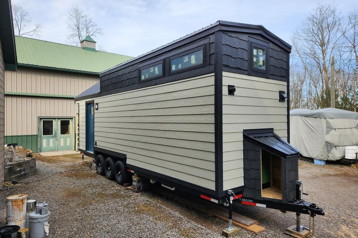 BEAUTIFUL TINY HOUSE FOR SALE. - Image 1 Thumbnail