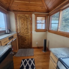 Beautiful Tiny House Mansion. - Image 3 Thumbnail