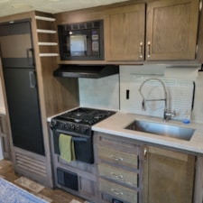 Beautifully remodeled travel trailer - Image 5 Thumbnail