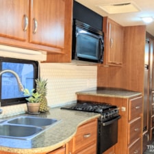Price Reduced on Beautifully Renovated 2008 Fleetwood Terra 36T! - Image 6 Thumbnail