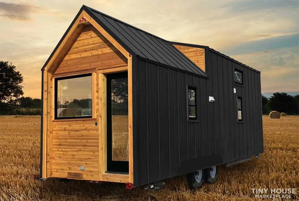 https://images.tinyhomebuilders.com/images/marketplaceimages/brand-new-2019-tumbleweed-farallon-X4T335433D-01-1000x750.jpg?width=1200&mode=max&format=webp