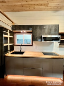 Brand New 36ft Tiny Home on Wheels With Main Floor Bedroom (Ready for Delivery) - Image 4 Thumbnail