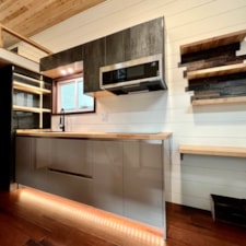 Brand New 36ft Tiny Home on Wheels With Main Floor Bedroom (Ready for Delivery) - Image 6 Thumbnail