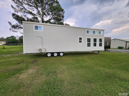 Brand New 45' x 11.5' Certified Tiny home!