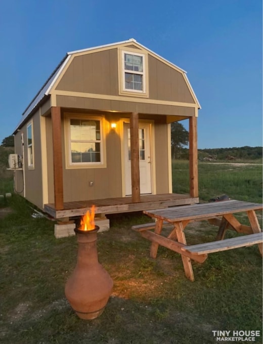 Brand New Cozy Cabin Style Tiny Home- San Antonio TX