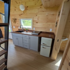 Brand New Designer 30' Tiny Home  - Image 4 Thumbnail
