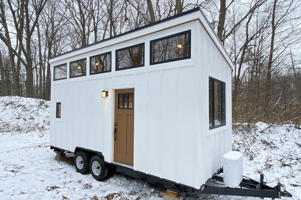 Brand New Luxury Tiny Home for Sale - Image 1 Thumbnail