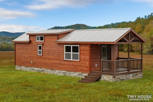 Brand New Pocono Cabin: Spacious 399 sq.ft. Home with Loft, Ready Now!