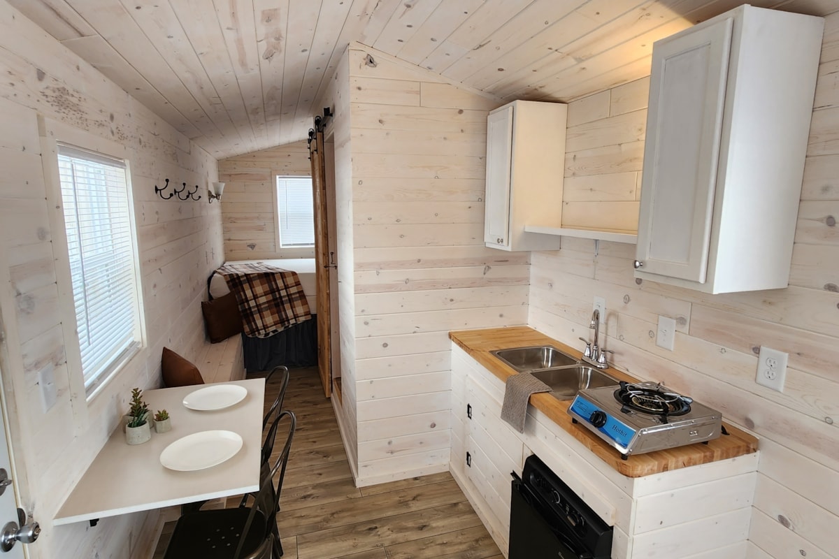 Brand New Tiny House Camper - Image 1 Thumbnail