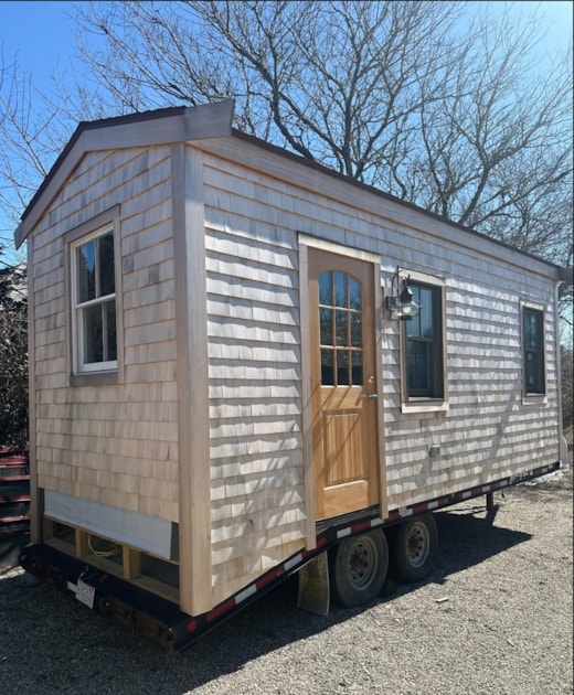brand new tiny house ~ studio style layout, custom built. 