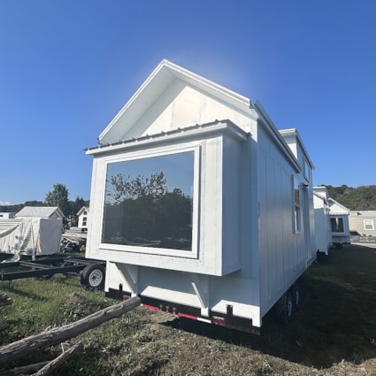 Brand New Tiny w/ Vaulted Ceiling & Bay Window & Built by Incredible Tiny Homes! - Image 2 Thumbnail