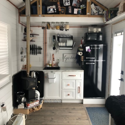 Bright and Spacious Tiny Home on Wheels - Image 2 Thumbnail