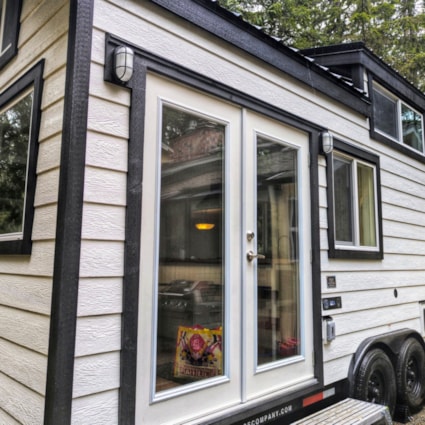 Bright Modern 26' Tiny House With Full Kitchen And Bathroom Ready To Live In - Image 2 Thumbnail