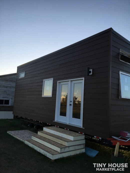 Built in 2019/2020. 300 sq ft. With Trailer. 