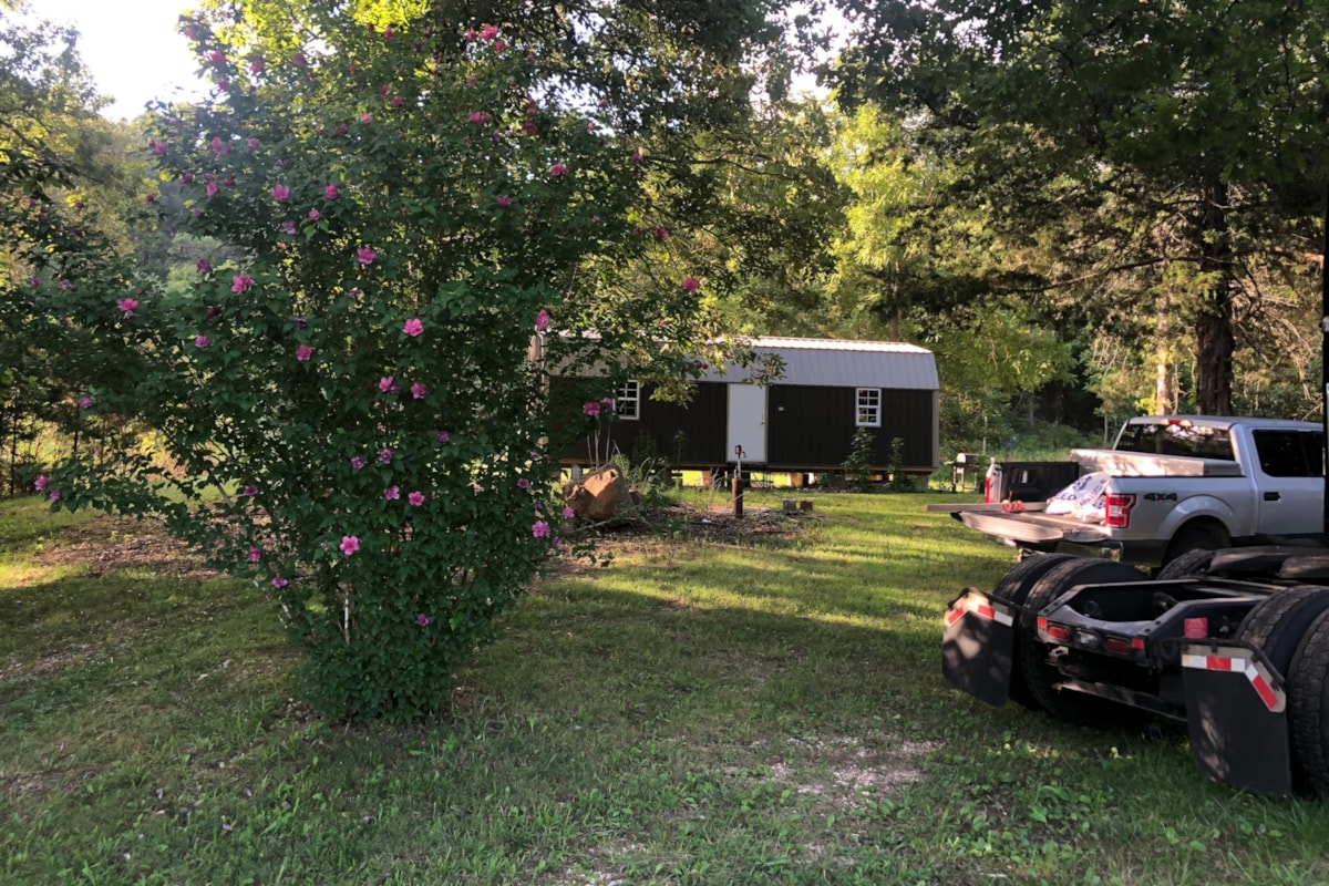 Cabin Tiny House - Image 1 Thumbnail