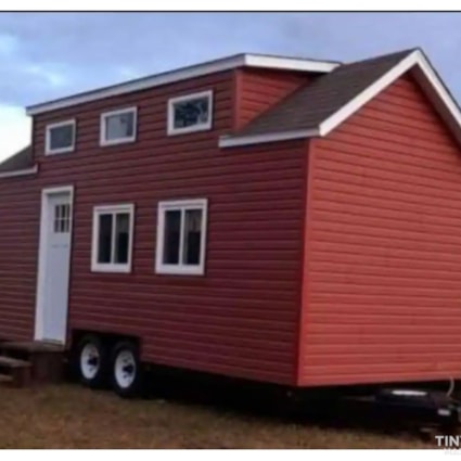Charming Fully Equipped 24ft Tiny House, Off-Grid Ready - $26,000 USD - Image 2 Thumbnail