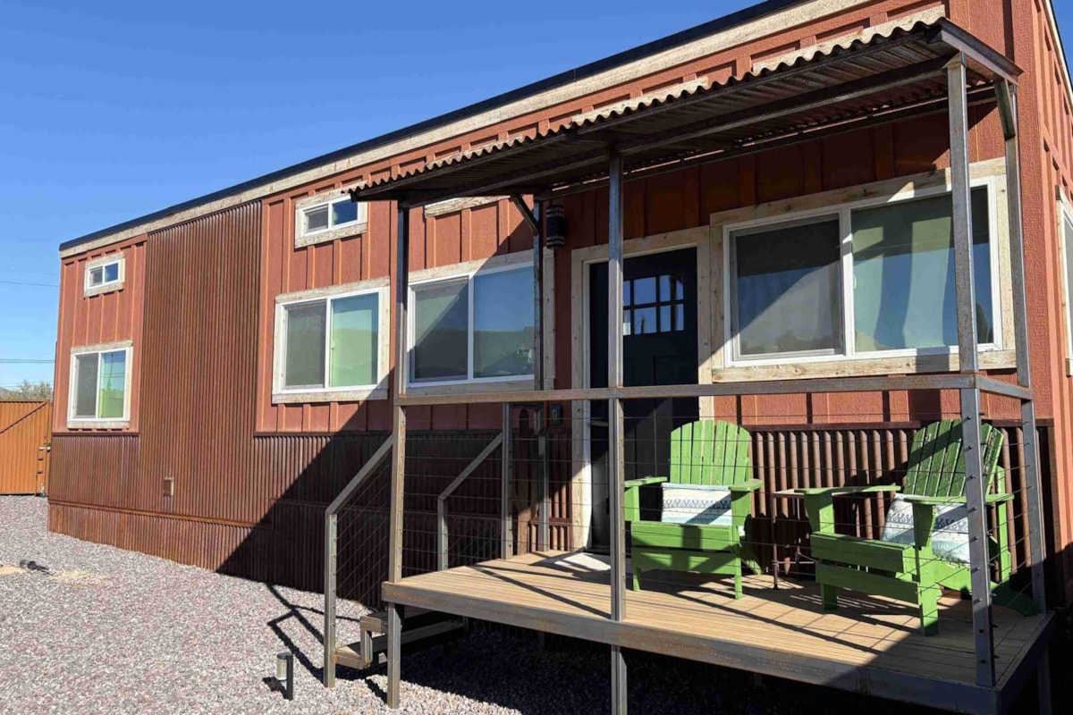 BIG Tiny - Furnished, Sleeps 6, Covered Deck Included, Mobile READY! - Image 1 Thumbnail