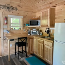 Adorable Tiny home cabin on 3/4 acre tucked in the woods in a gorgeous community - Image 5 Thumbnail