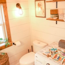 Charming Tiny House with Ample Storage - Image 4 Thumbnail