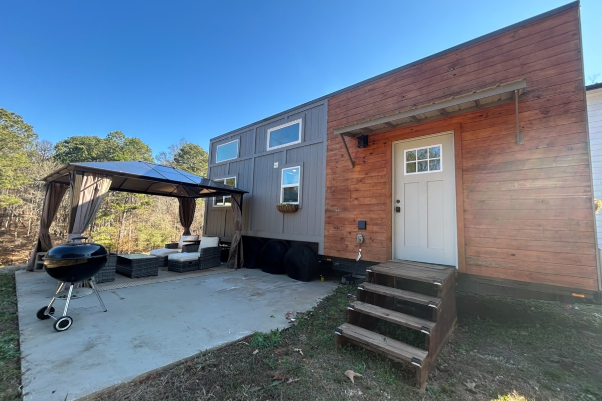 CharmingTiny Home with Included Comforts + Storage and Certified Quality - Image 1 Thumbnail