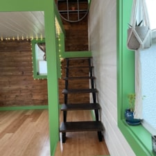 Cheery and Unique 9.5 x 26' Tiny House - Image 3 Thumbnail