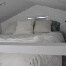 Comfortable & Cozy Tiny Home - Image 3 Thumbnail
