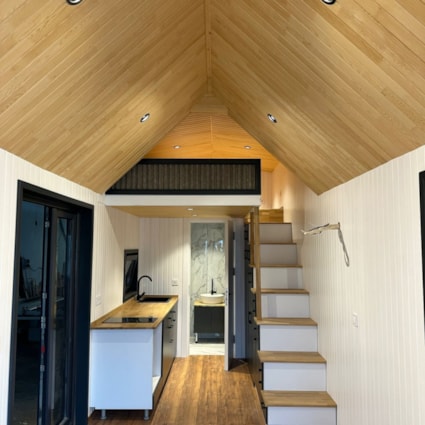 Compact Luxury : Modern Tiny House Living - Your Unique Escape - Image 2 Thumbnail