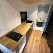 Compact Luxury : Modern Tiny House Living - Your Unique Escape - Image 3 Thumbnail