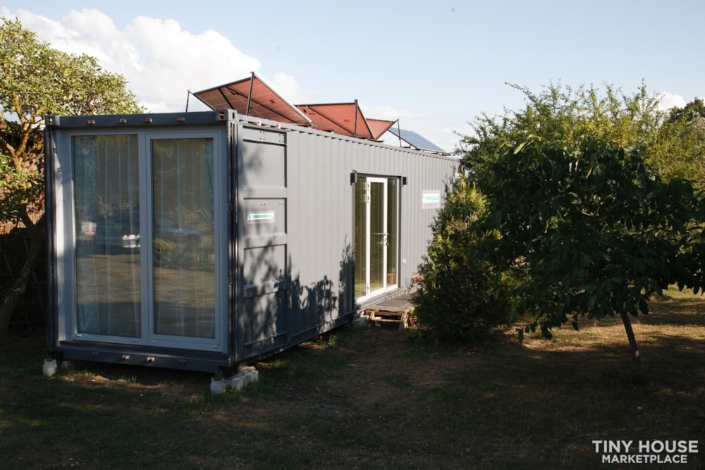 Container-type, fully equipped living house for sale NOW! - Image 1 Thumbnail