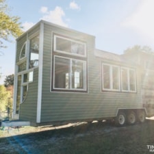 Contemporary Rustic Tiny House on Wheels, Off-grid Ready - Image 5 Thumbnail