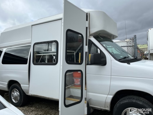 Converted Sleeper Van - High-Top 2009 Ford E-350/Extended Cab Econovan 