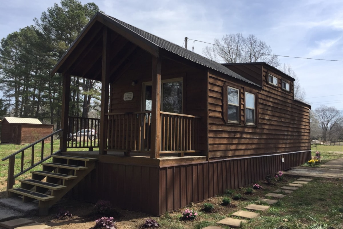 Country Cottage with acreage - Image 1 Thumbnail