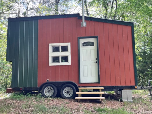 Cozy, Adorable, Rustic Mobile Tiny House for Sale in NC