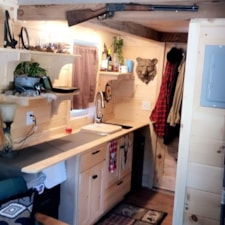 Cozy cabin on wheels  - Image 3 Thumbnail