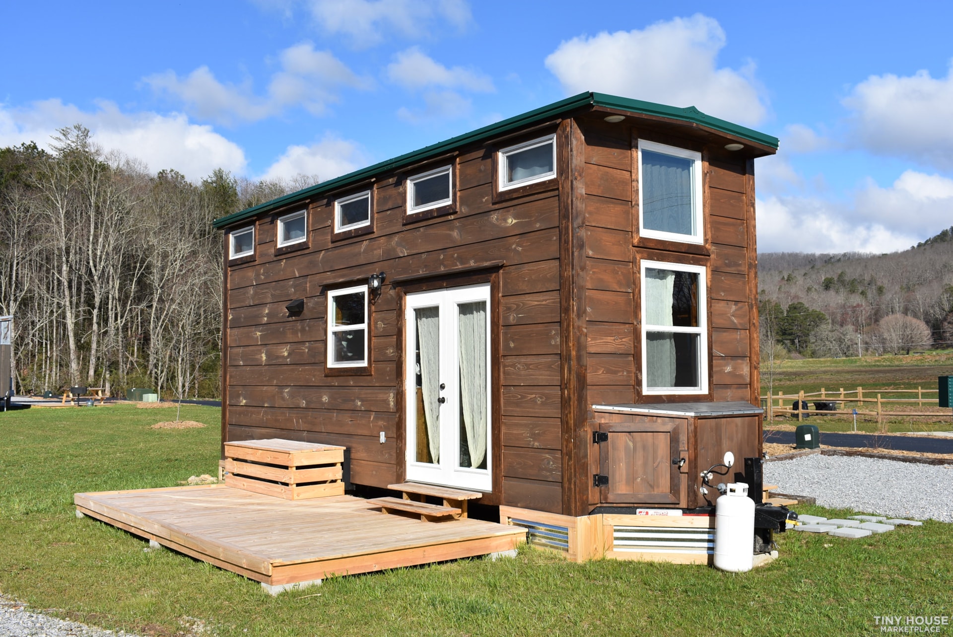 Tiny House for Sale - Cozy custom cabin THOW near