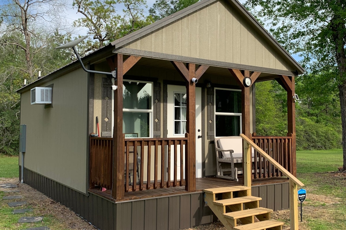 Cozy rustic pier & beam cabin - Image 1 Thumbnail