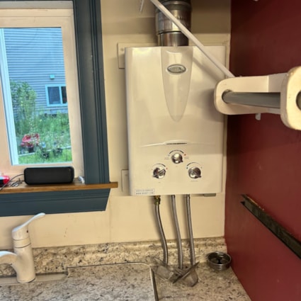 Cozy tiny home for sale  - Image 2 Thumbnail
