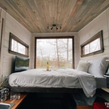 Cozy Tiny Home With Elevator Bed - Image 5 Thumbnail