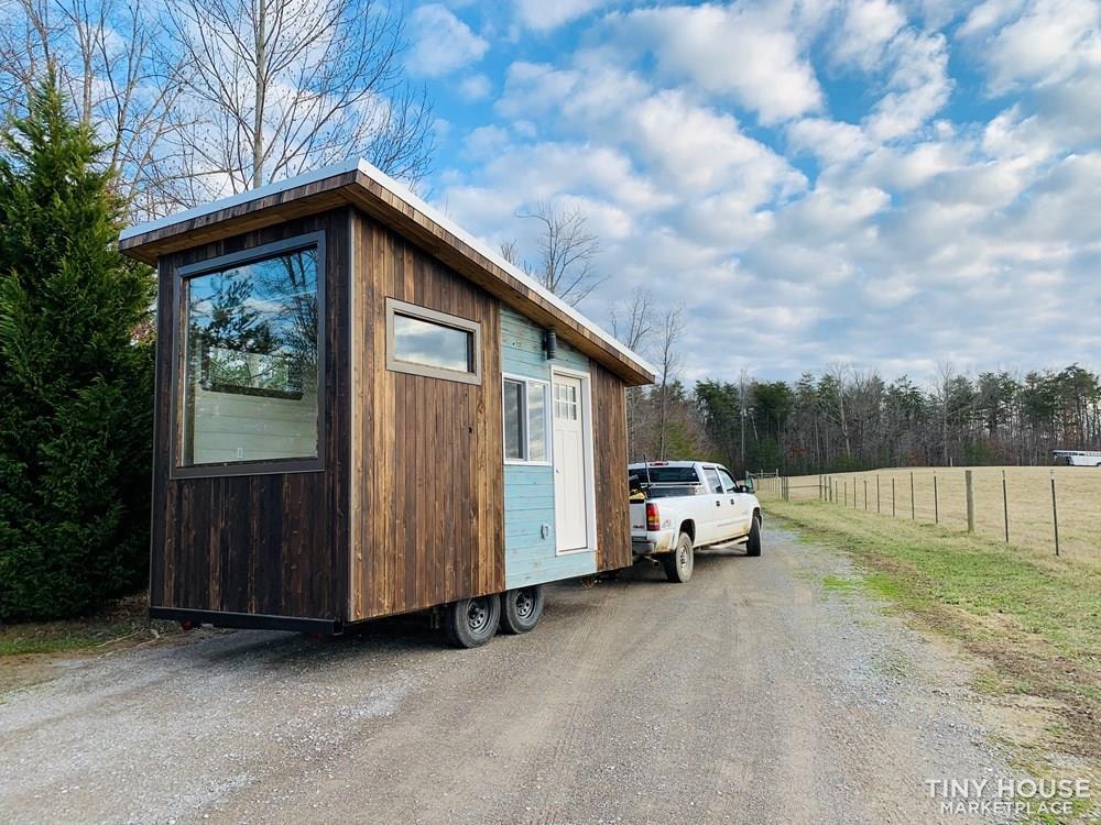 Cozy Tiny Home With Elevator Bed - Image 1 Thumbnail
