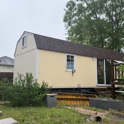 Cozy Yellow Tiny Home - Image 2 Thumbnail