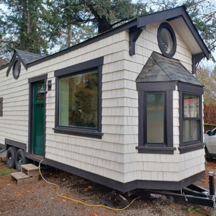 Craftsmans Delight 26ft Tiny Home on Wheels - Image 2 Thumbnail