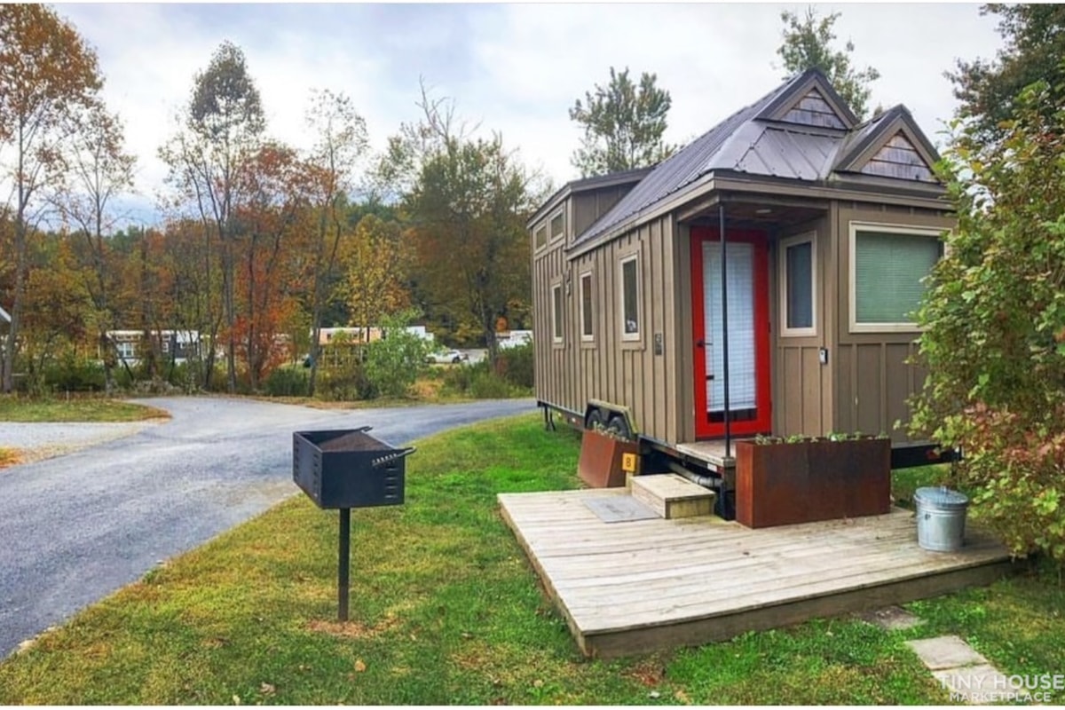Creekside Tiny Home @ Acony Bell (Sold) - Image 1 Thumbnail