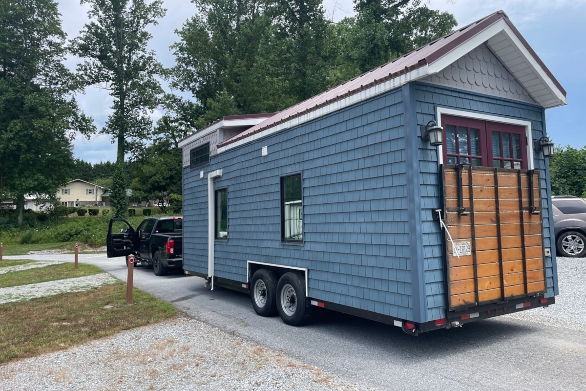 Custom built  cozy Tiny House  - Image 1 Thumbnail