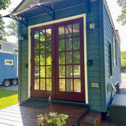 Custom built  cozy Tiny House  - Image 2 Thumbnail