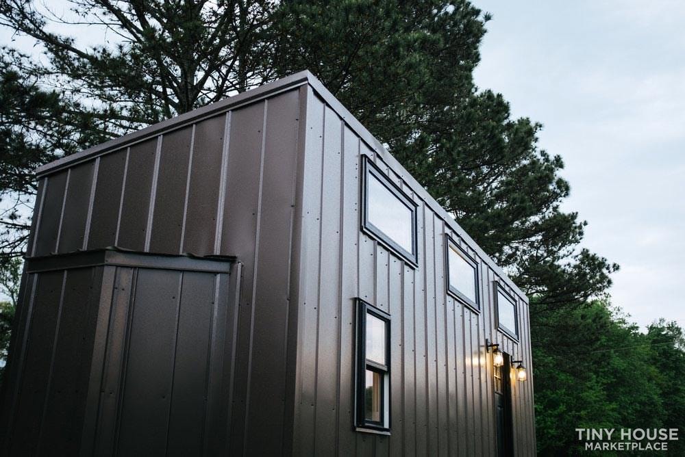 Custom built 24’, functional, top of the line appliances, tiny house - Image 1 Thumbnail